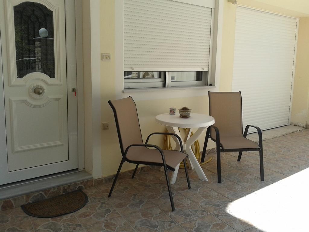 Patra - Cute Studio Near Center Exterior photo