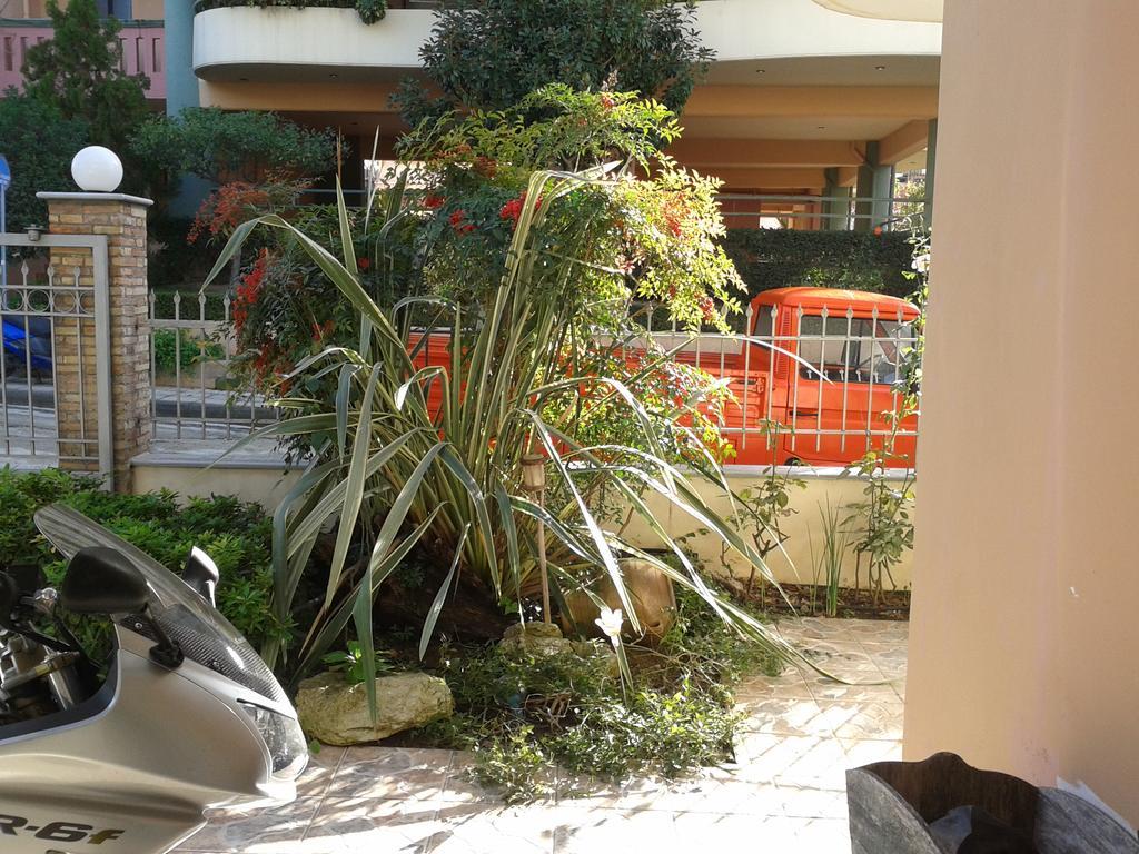 Patra - Cute Studio Near Center Exterior photo